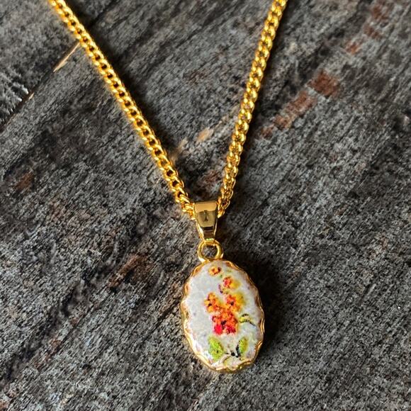 NEW Gold Vintage Style Floral Layering Necklace - Picture 6 of 8